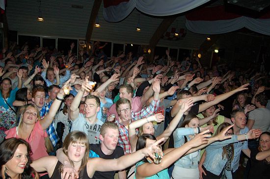Lobietse Kermismaandag 13 mei 2013 - Feest.